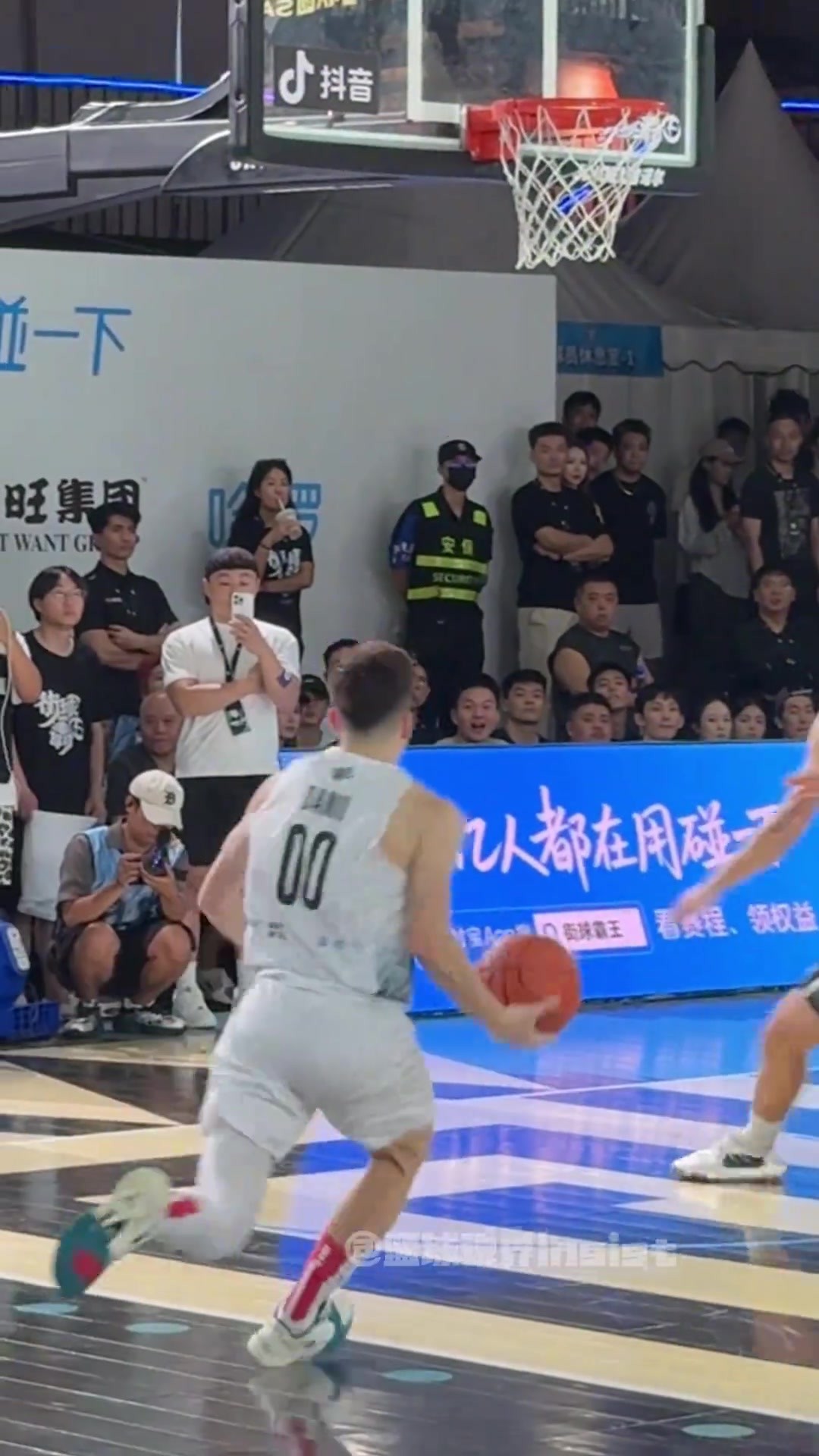 “25岁正值巅峰的野球丹尼能否冲击CBA职业呢?!”
